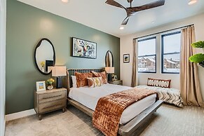 Helling Circle Secret 102 3 Bedroom Condo by RedAwning