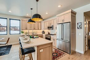 Helling Circle Secret 102 3 Bedroom Condo by RedAwning