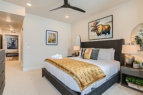 Helling Circle Secret 102 3 Bedroom Condo by RedAwning