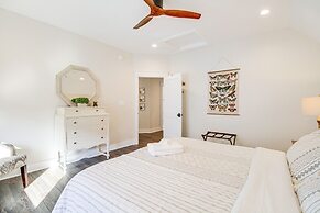 Lakefront Moneta Home w/ Hot Tub & Boat Dock!