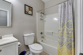 Charlotte Abode ~ 9 Mi to Bank of America Stadium!