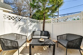 Charlotte Abode ~ 9 Mi to Bank of America Stadium!