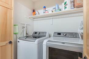 Walk to Ski Lift: Breck Condo w/ Hot Tub