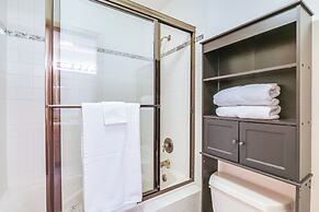 Walk to Ski Lift: Breck Condo w/ Hot Tub