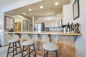 Walk to Ski Lift: Breck Condo w/ Hot Tub