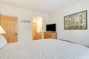 Walk to Ski Lift: Breck Condo w/ Hot Tub