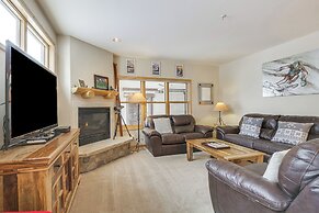 Walk to Ski Lift: Breck Condo w/ Hot Tub