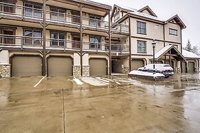 Walk to Ski Lift: Breck Condo w/ Hot Tub