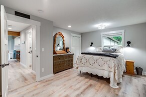 Welcoming Gardiner Home Near Oregon Dunes Rec Area
