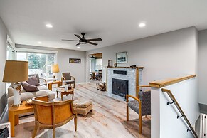 Welcoming Gardiner Home Near Oregon Dunes Rec Area