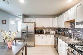 7 Mi to Louisville: Family-friendly Jefferson Home