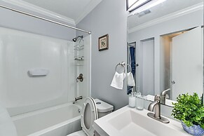 7 Mi to Louisville: Family-friendly Jefferson Home