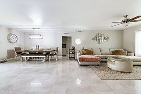 Airy Tempe Vacation Rental w/ Gas Grill + Pool!