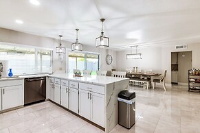 Airy Tempe Vacation Rental w/ Gas Grill + Pool!