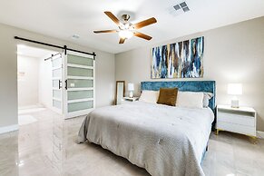 Airy Tempe Vacation Rental w/ Gas Grill + Pool!