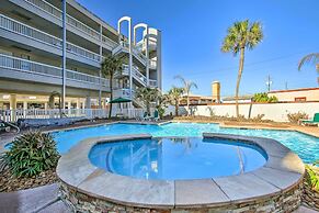 Galveston Condo w/ Beach Access Near Moody Gardens