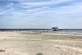 Galveston Condo w/ Beach Access Near Moody Gardens