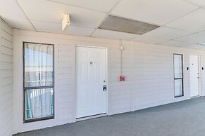 Galveston Condo w/ Beach Access Near Moody Gardens