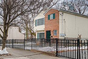 Cozy Newark Getaway ~ 15 Mi to Manhattan!