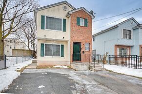 Cozy Newark Getaway ~ 15 Mi to Manhattan!