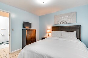 Cozy Newark Getaway ~ 15 Mi to Manhattan!