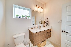Upscale San Antonio Condo w/ Rooftop Patio