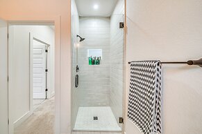 Upscale San Antonio Condo w/ Rooftop Patio