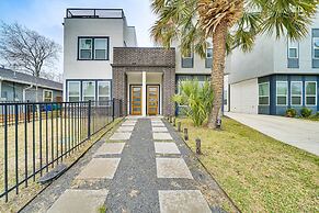 Upscale San Antonio Condo w/ Rooftop Patio