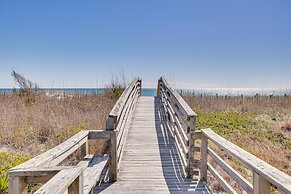 Ocean-view Apt in Emerald Isle - Walk to Beaches!