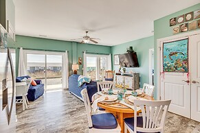 Ocean-view Apt in Emerald Isle - Walk to Beaches!