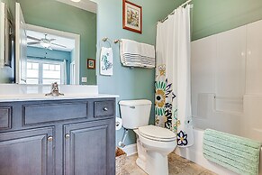 Ocean-view Apt in Emerald Isle - Walk to Beaches!