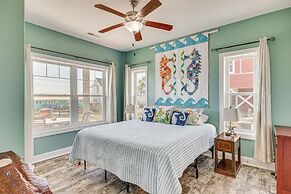 Ocean-view Apt in Emerald Isle - Walk to Beaches!