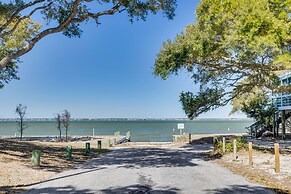 Ocean-view Apt in Emerald Isle - Walk to Beaches!