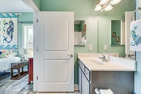 Ocean-view Apt in Emerald Isle - Walk to Beaches!