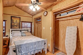 Peaceful Kentucky Countryside Cabin w/ Porch