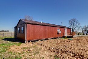 Peaceful Kentucky Countryside Cabin w/ Porch