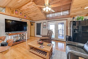 Peaceful Kentucky Countryside Cabin w/ Porch