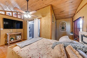 Peaceful Kentucky Countryside Cabin w/ Porch