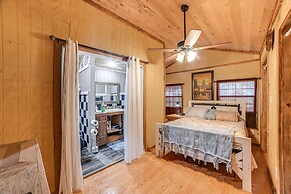 Peaceful Kentucky Countryside Cabin w/ Porch