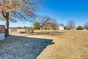 Stockton Home w/ Deck & Gas Grill ~ 1 Mi to Lake!