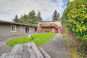 Ocean-view Oregon Coast Vacation Rental w/ Deck