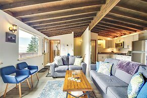 Ocean-view Oregon Coast Vacation Rental w/ Deck