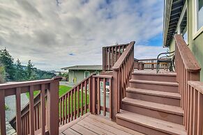 Ocean-view Oregon Coast Vacation Rental w/ Deck