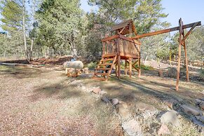 Modern Pine Cabin: Mountain Views, Family Friendly