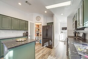 Mtn Views + Playground: Family-friendly Pine Cabin