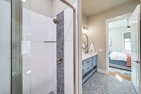 Cozy Carlton Landing Home - Pools & Lake Access