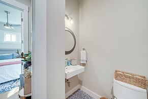 Cozy Carlton Landing Home - Pools & Lake Access