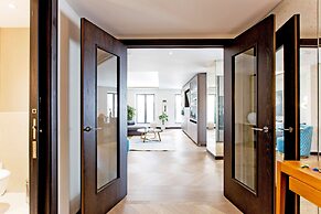 3-bed Deluxe Apt 413