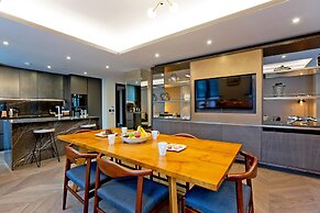 3-bed Deluxe Apt 205