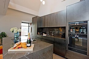 3-bed Rooftop Penthouse